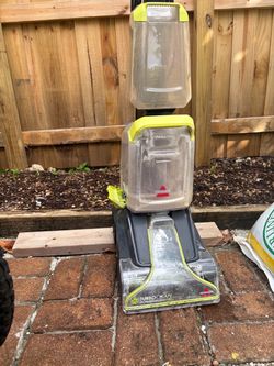 Carpet cleaner vacuum