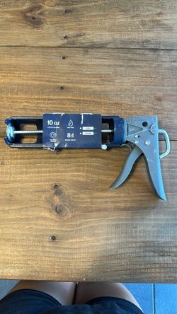 Caulk gun