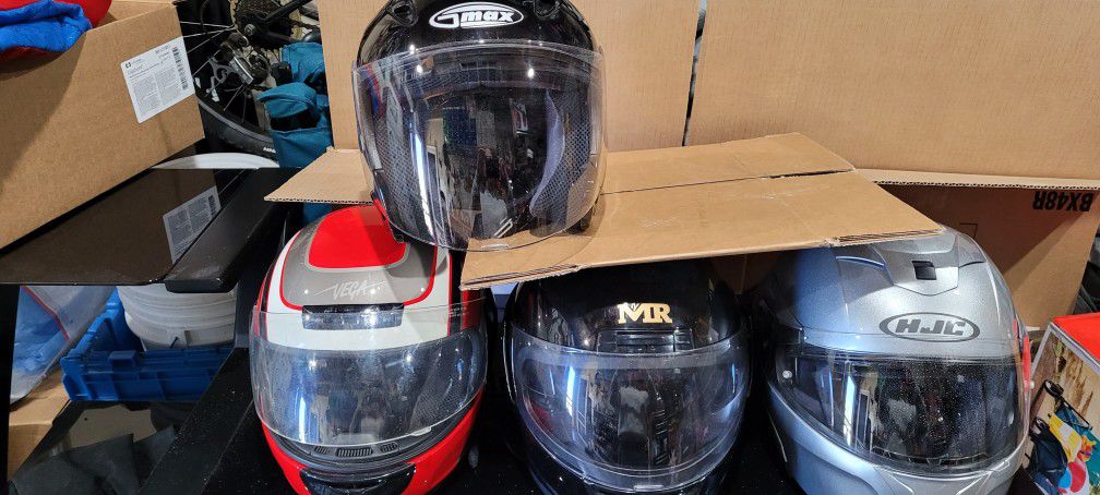 Motorcycle/scooter Helmets
