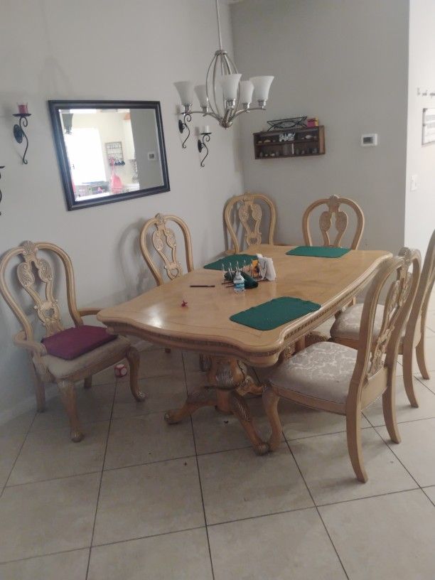 China Diner Table And China Wall Stand Set 