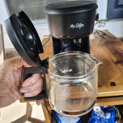 Clean Mr Coffee Coffee Maker Good For A Single Person Compact