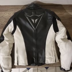 ‼️MUST GO ASAP‼️Dainese Women's Leather Motorcycle Jacket SZ 46