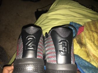 Jordans B flys red and black
