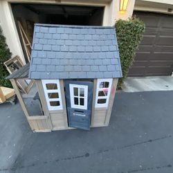 Kids Outdoor Playhouse 
