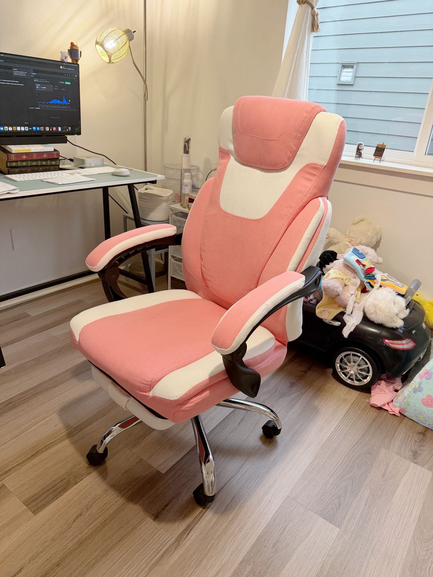 Brand New Pink & White Office Chair (Fully Assembled, Never Used)