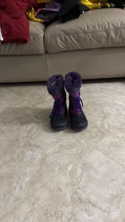 Título: 2 Pairs of New Winter Snow Boots – Kids Size 13 & 36
