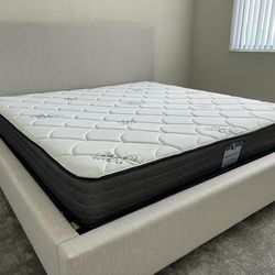 NEW MATTRESS KING SIZE PLUSH WITH BOX SPRING