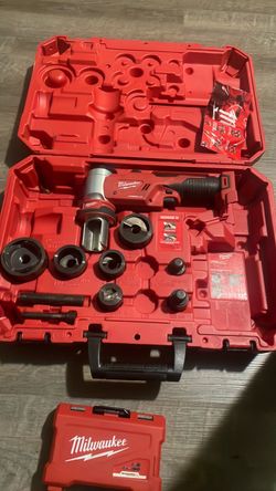 Milwaukee Force Logic Knockout Punch Driver Kit