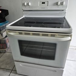 FOR SALE KITCHEN STOVE FRIGIDAIRE MOVING SALE