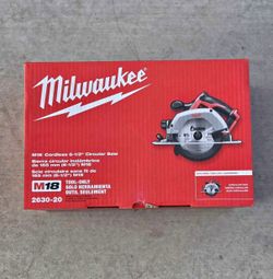 Milwaukee M18 6-1/2" Cordless Circular Saw (TOOL ONLY)