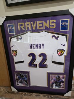 Nike Autographed Derrick Henry Ravens framed jersey
