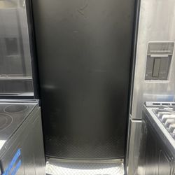 freezer upright  22 cubic new