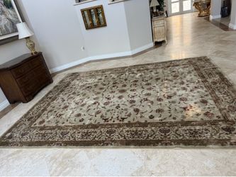 Large DAYLAN RUG Luxury Area Rug – 9’7” x 13’ – Traditional Persian Style – Excellent Condition