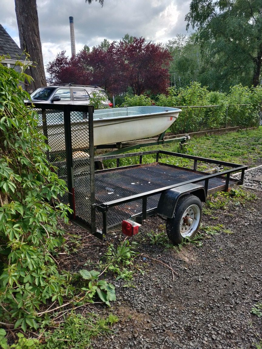 Lowe's 4x8 utility trailer good condition.