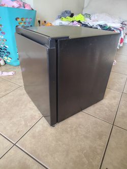Everything works small room fridge