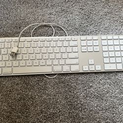 Apple A1243 Wired Keyboard