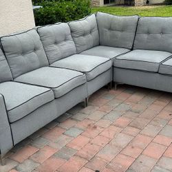 GRAY SECTIONAL COUCH - 4 PCS - DELIVERY AVAILABLE 🚚