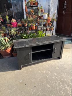 Free tv stand