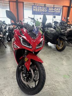 Falcon 200 EFI - 2 seater automatic motorcycle - cash and finance available