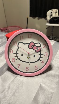Hello Kitty clock