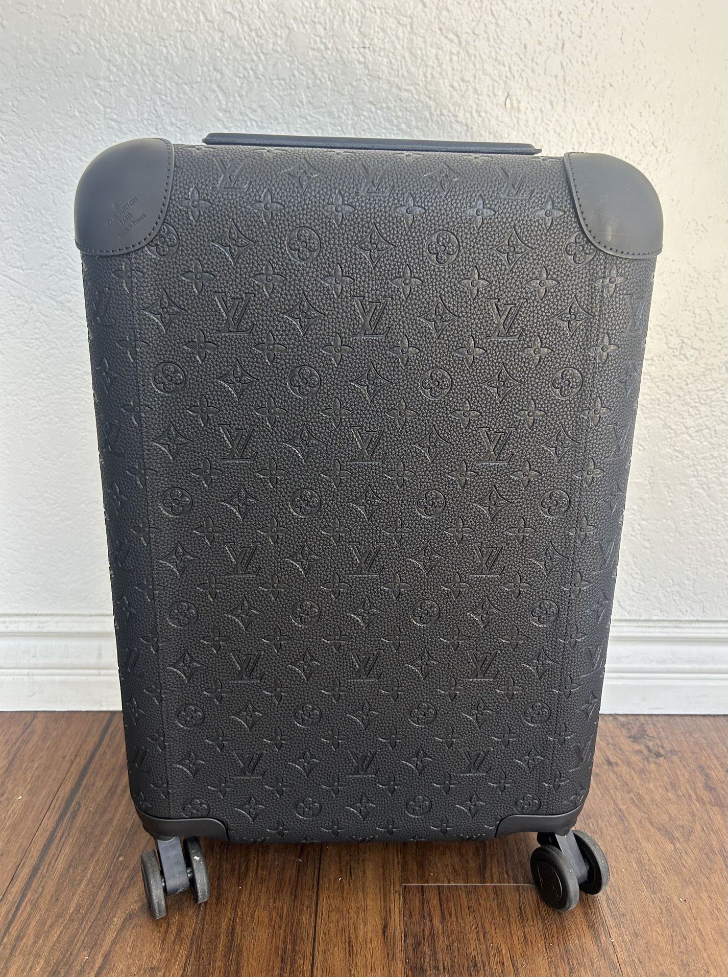 Louis Vuitton Horizon 55 Luggage (serious Inquiries)
