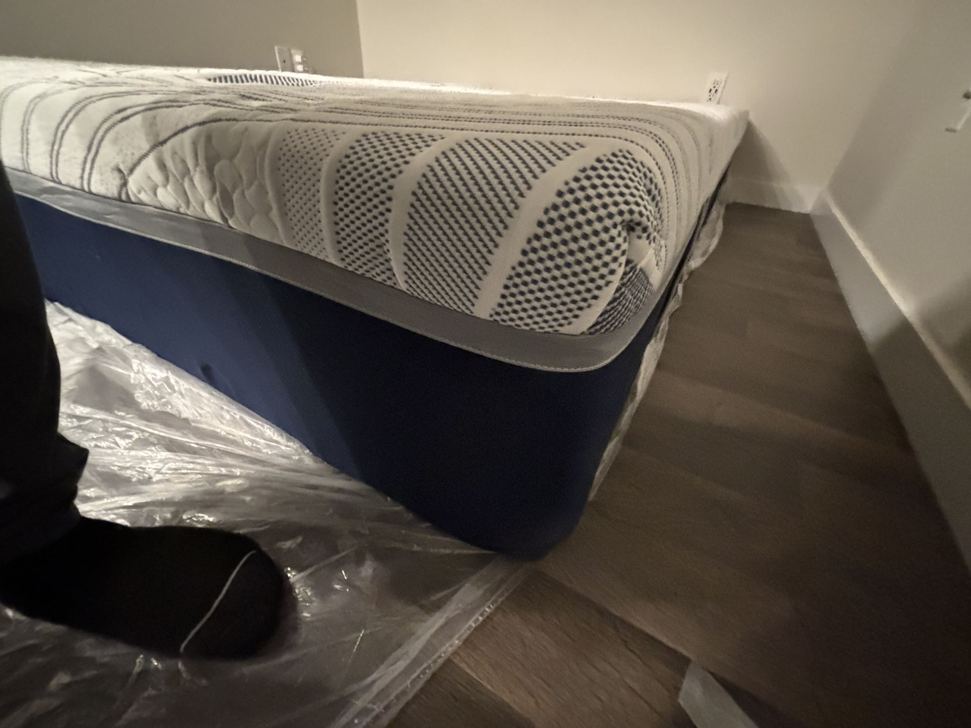 Bed Queen Size 14 Inch Thickness