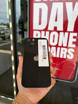 $85 to finance - Unlocked iPhone 13 (128GB)