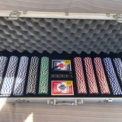Poker Set - No Denominations On Chips 