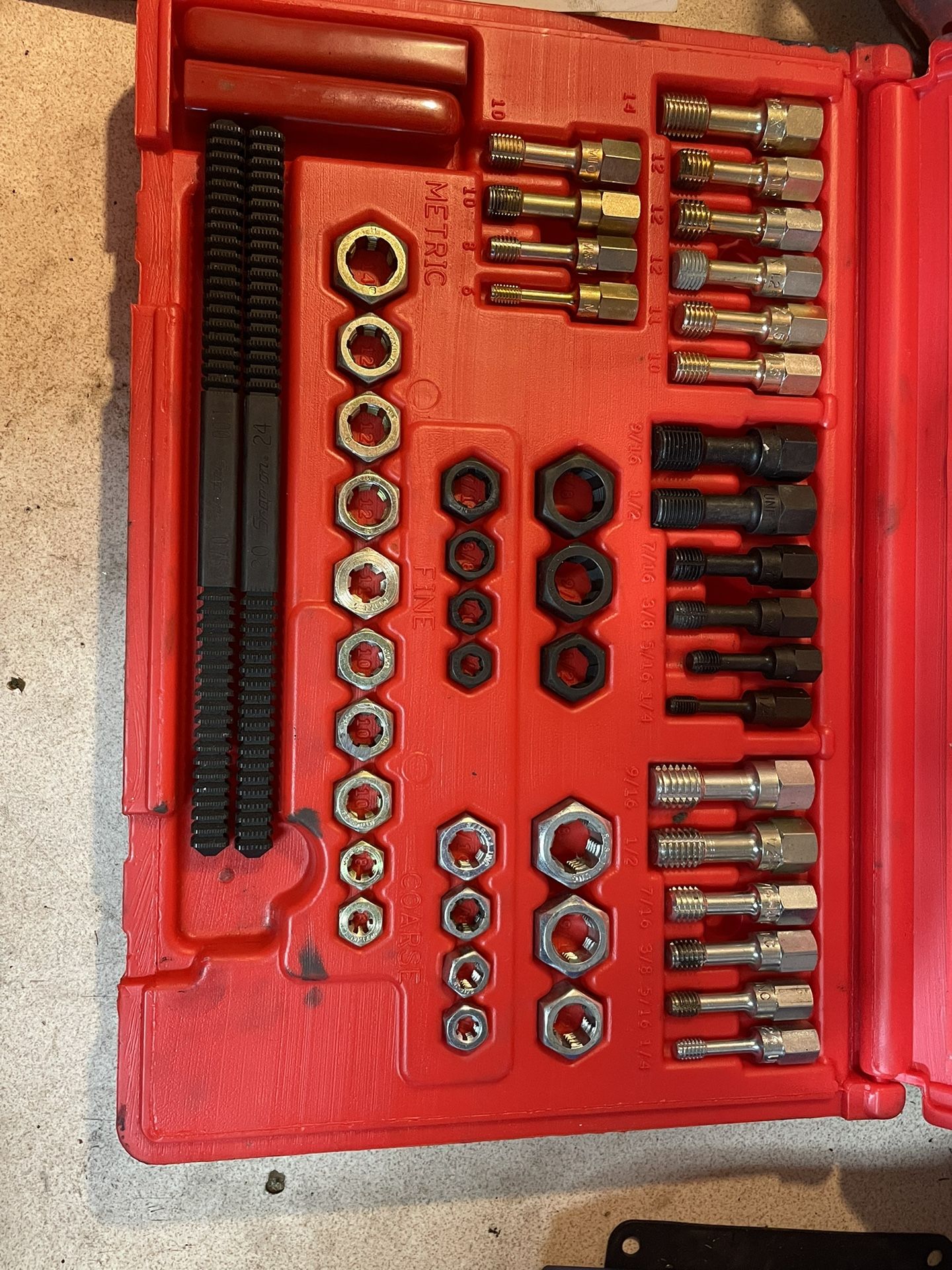 Snap On Master Rethreading Tap And Die Set for Sale in San Fernando, CA