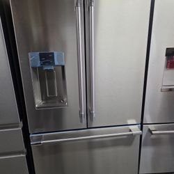 REFRIGERATOR  FRIGIDAIRE  FRENCH DOOR  STAINLESS STEEL NEW  