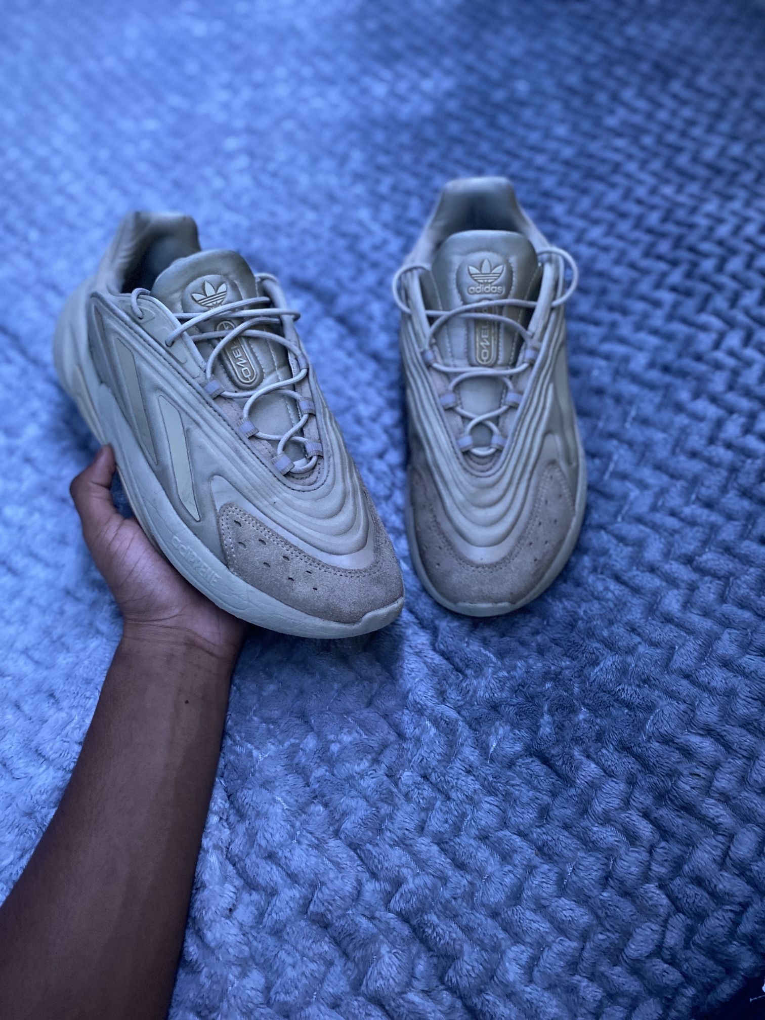 Adidas Ozelia Savanna (pick up only!)