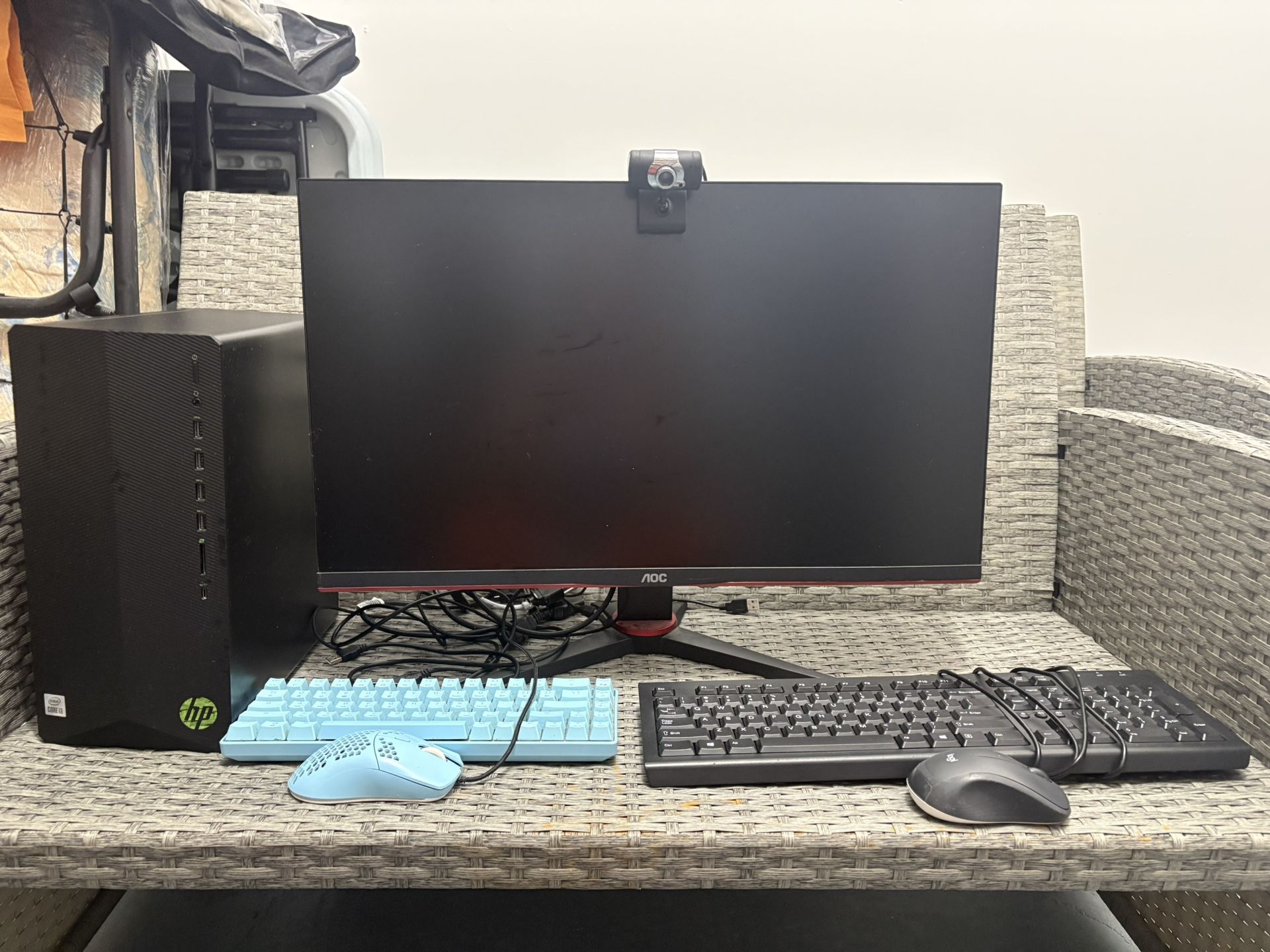 HP desktop Computer for gaming, 1 mouse and 1 keyboard for gaming, 1 monitor ROC and camara