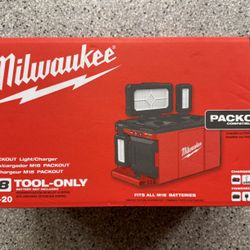 Milwaukee M18 Packout Light And battery charger