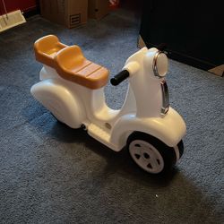Step2 Ride Along Scooter- New - Great For Christmas -$35 