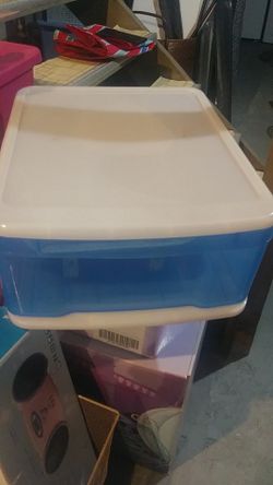 3 stackable IRIS storage Bins