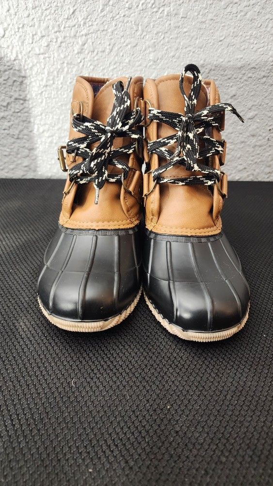 Magellan Outdoor Womens Boots 8