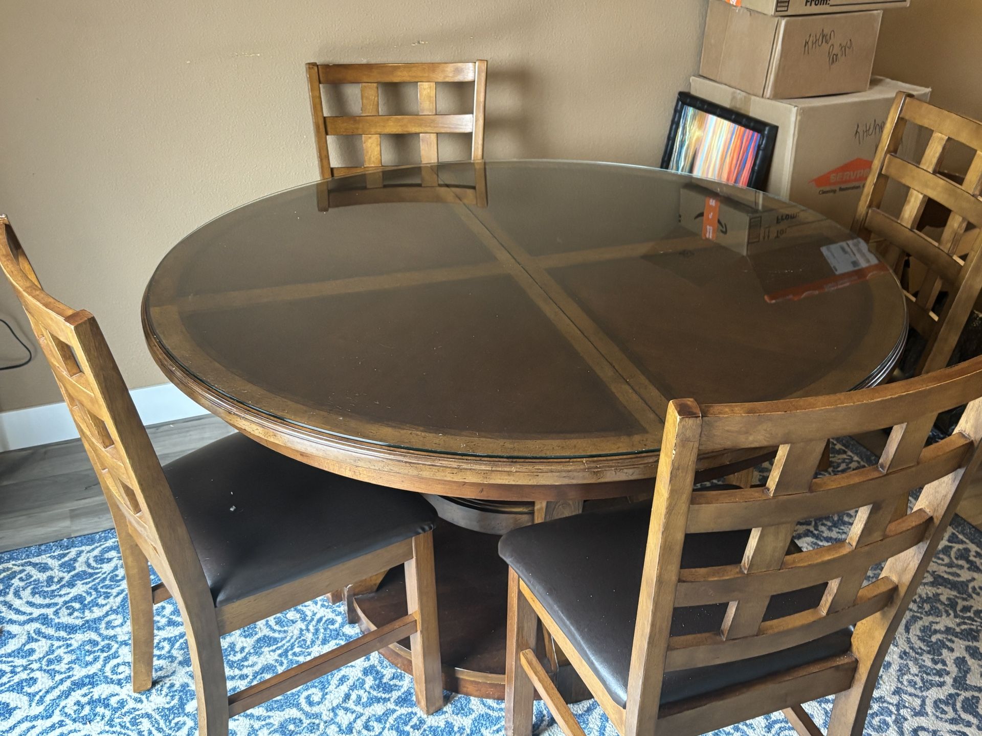 Beautiful 52” Round Dining Table With Glass Top And 18”leaf With 4 Chairs