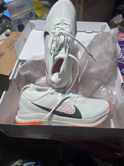 NIKE ZOOM