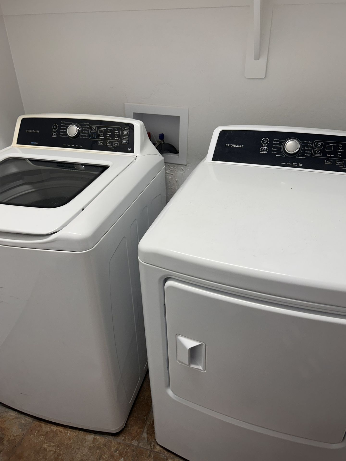Fridgidaire Washer/Dryer Combo for Sale in Queen Creek, AZ OfferUp