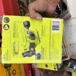 RYOBI Wood/Metal Door Lock Installation Kit with Bi-Metal Hole Saw, Spade Bit, Pilot Bit, and Double Ended Screw Drivng Bit