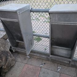 Feeder For Goats  Dogs,  etc.