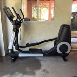 Life   Fitness   Platinum   Club Series   Elliptical   Cross-Trainer