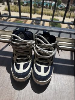 Louis Vuitton skater size 7