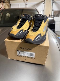 Yeezy sz 8