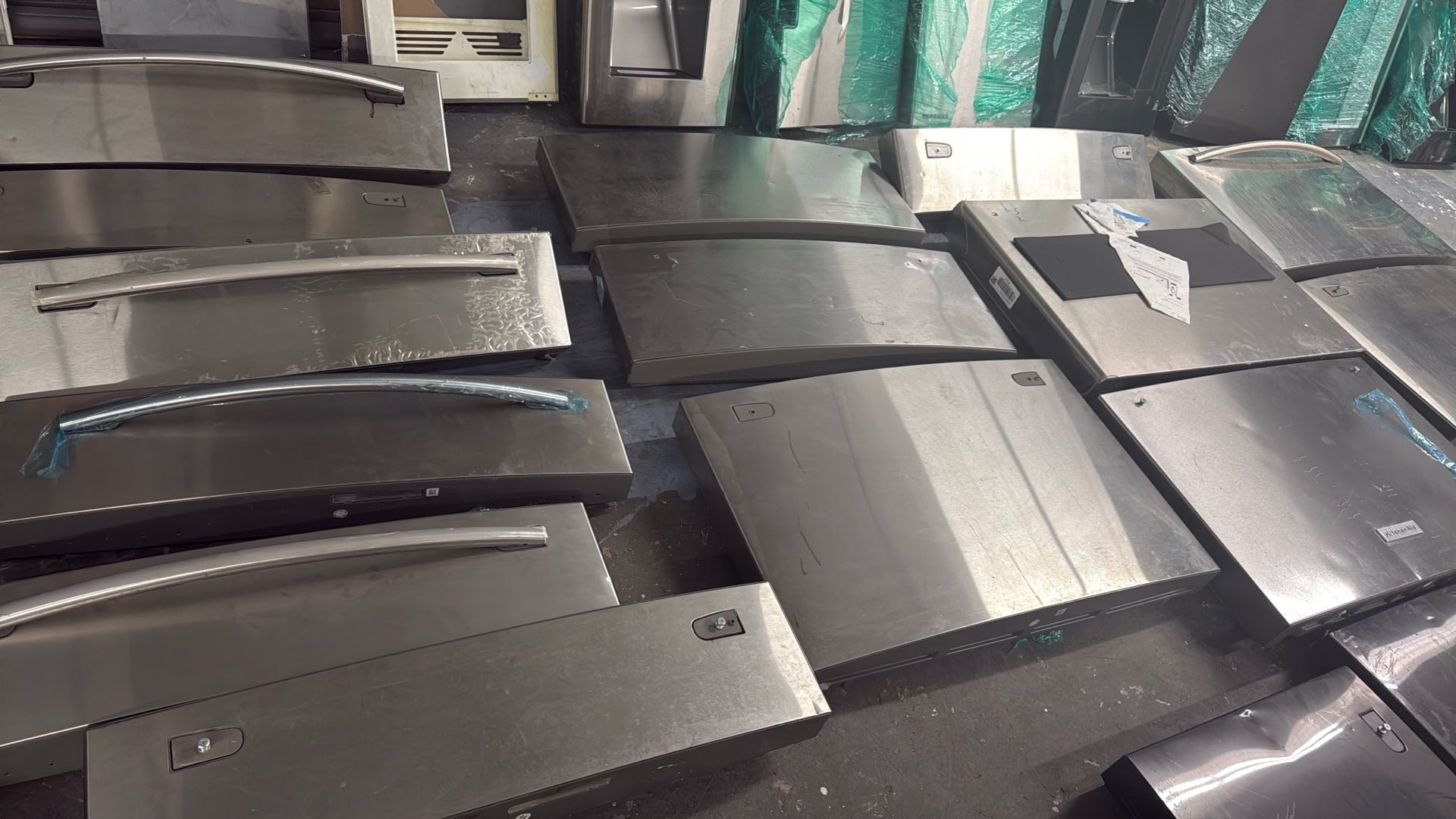 Refrigerator Doors & Baskets for Sale – Bosch, Samsung & More Selling multiple refrigerator doors and interior baskets from brands like Bosch, Samsun