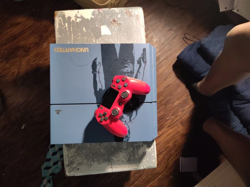 PlayStation 4 (Uncharted Edition)