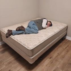 QUEEN MATTRESS AND BOX SPRING