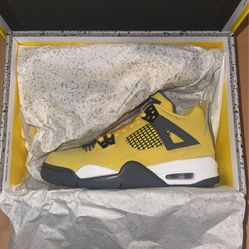 Jordan 4 Lightning