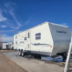 28 Foot Travel Trailer By Starcraft 