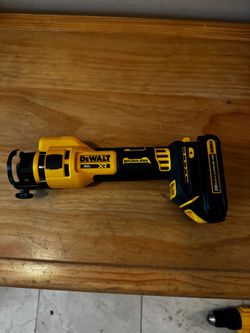 DeWalt Cordless Cut-Out Tool
